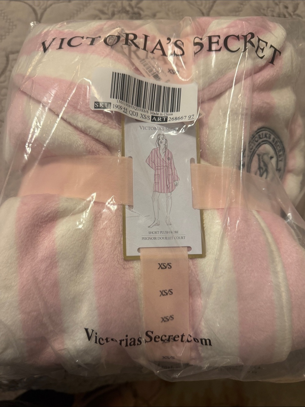 Victoria's Secret Pink & White Plush Short Robe